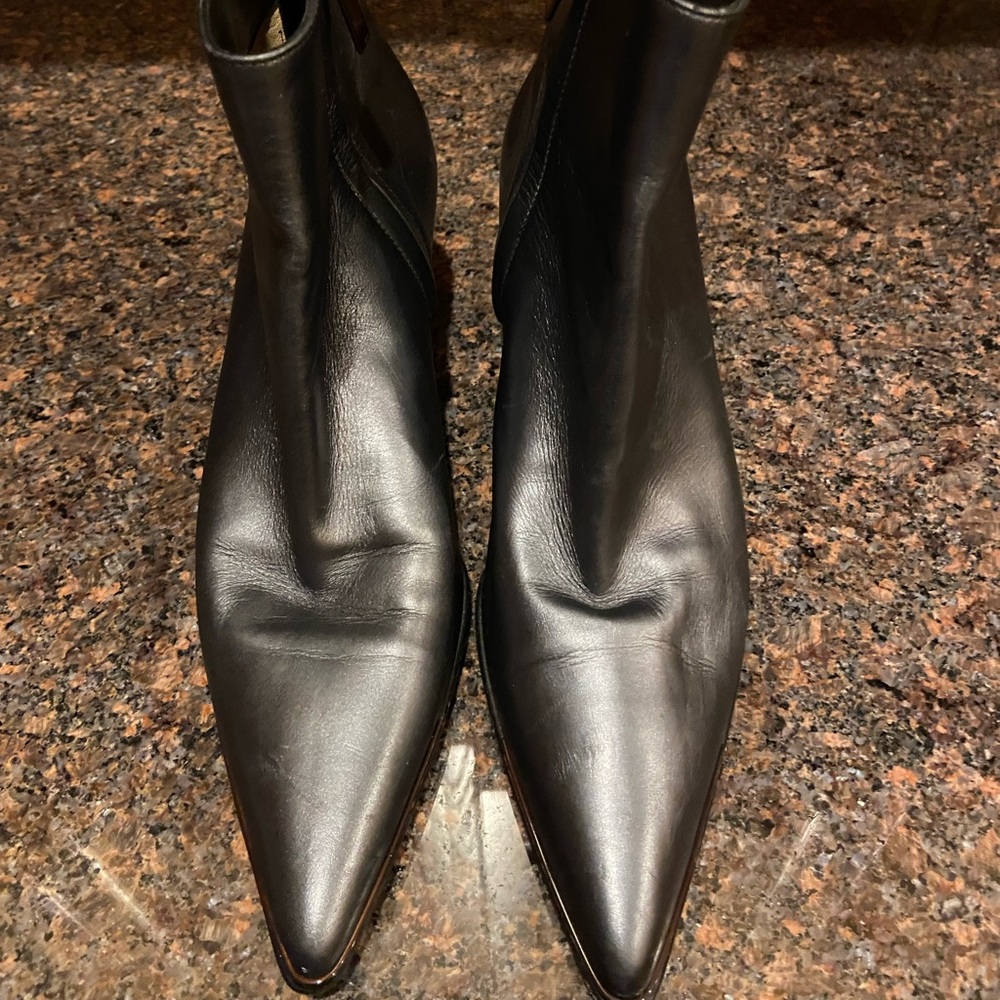 Gorgeous -  Authentic GUCCI Black Pointed Toe Boots. Size 7.5. Only worn twice!